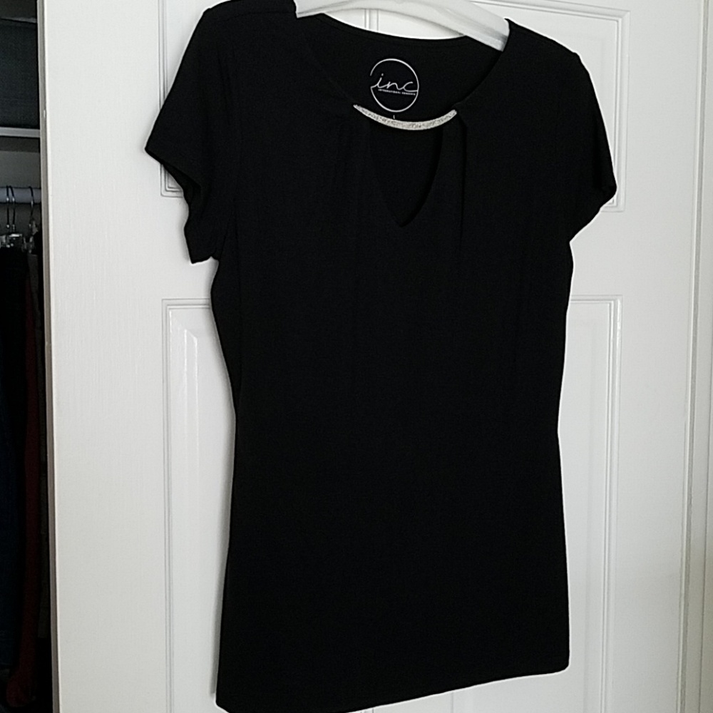 INC Black top with silver necklace bar Size L